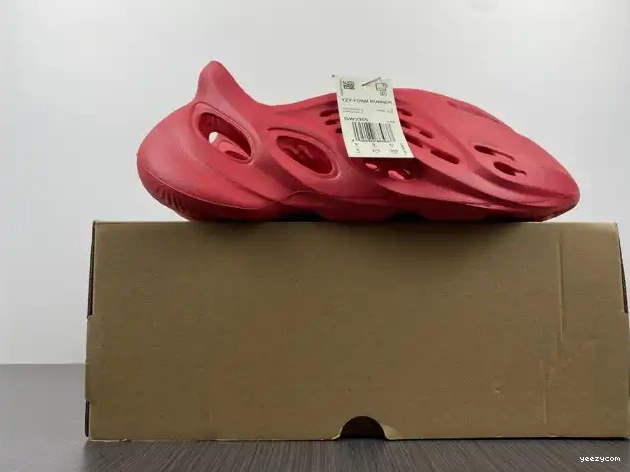 Yeezy CW3355 Red Foam Adidas 0623